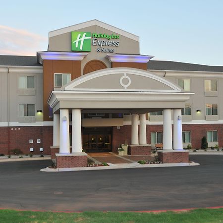 Holiday Inn Express & Suites Clinton, An Ihg Hotel Exterior foto