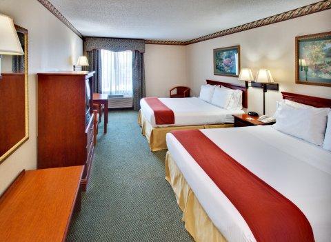 Holiday Inn Express & Suites Clinton By Ihg Exterior foto