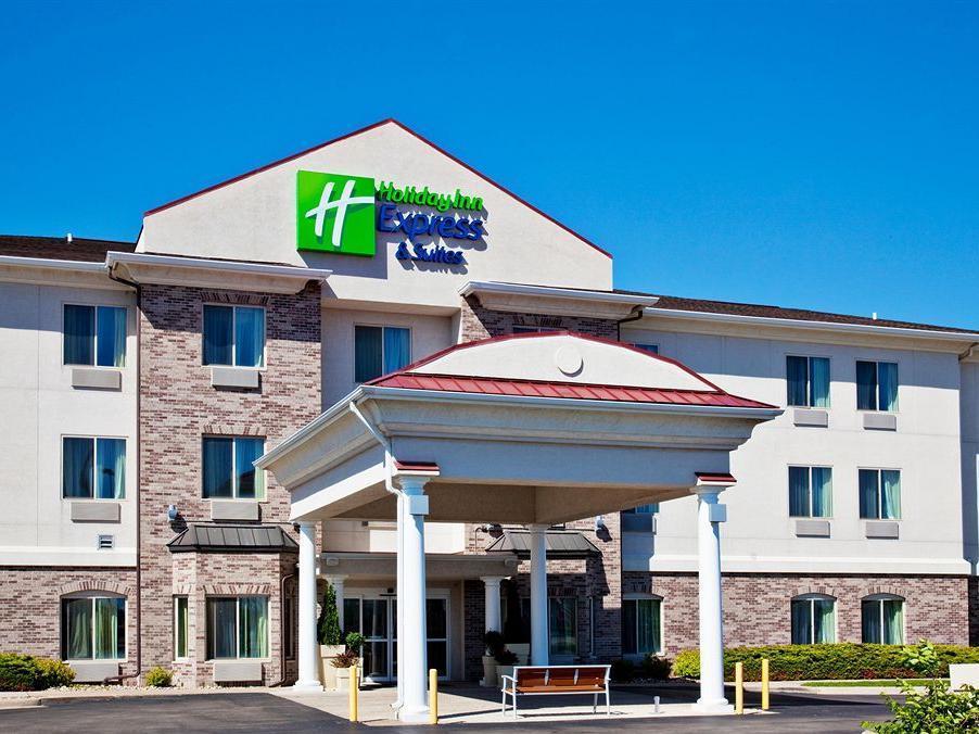 Holiday Inn Express & Suites Clinton By Ihg Exterior foto