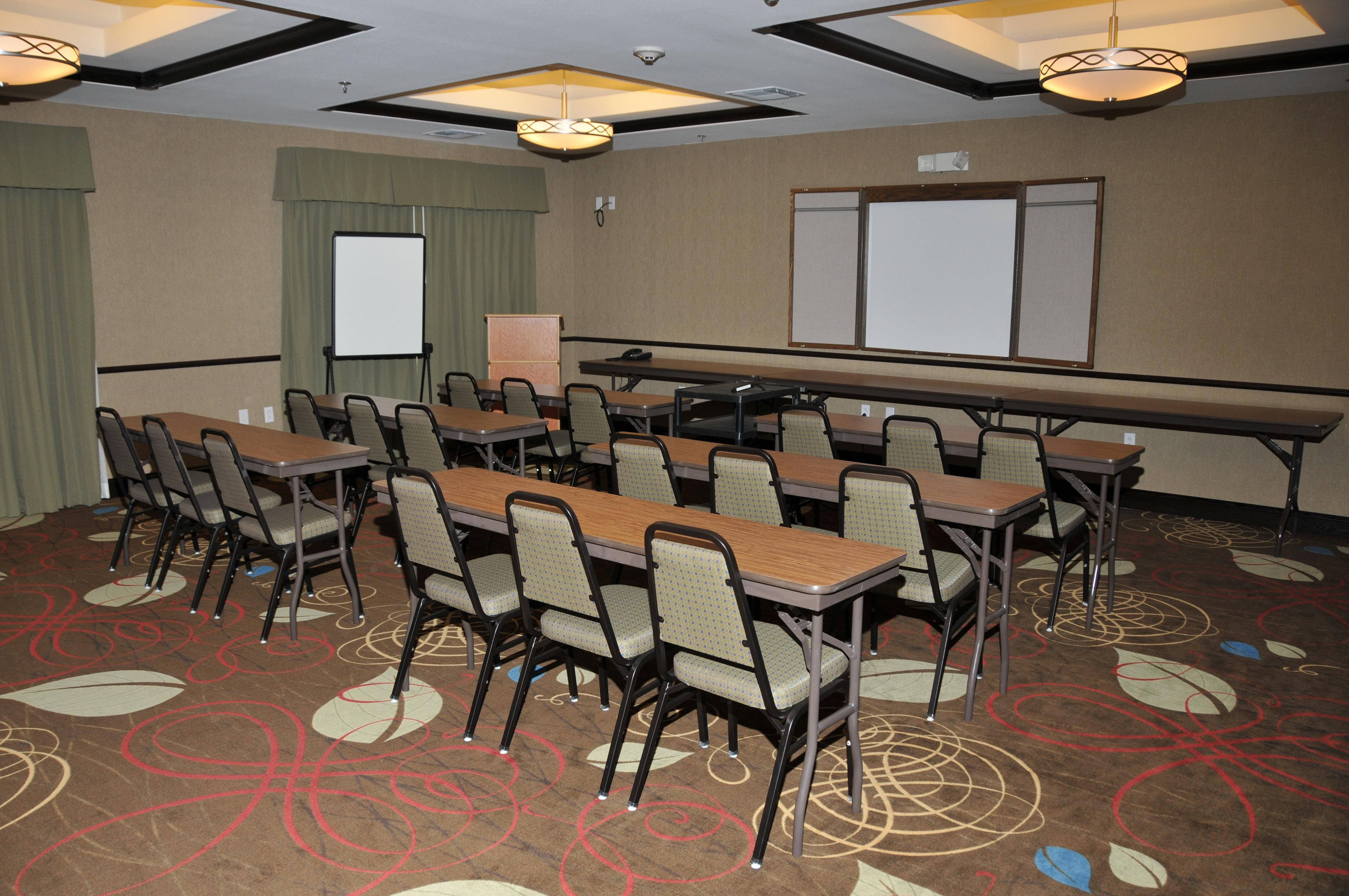 Holiday Inn Express & Suites Clinton By Ihg Negocio foto